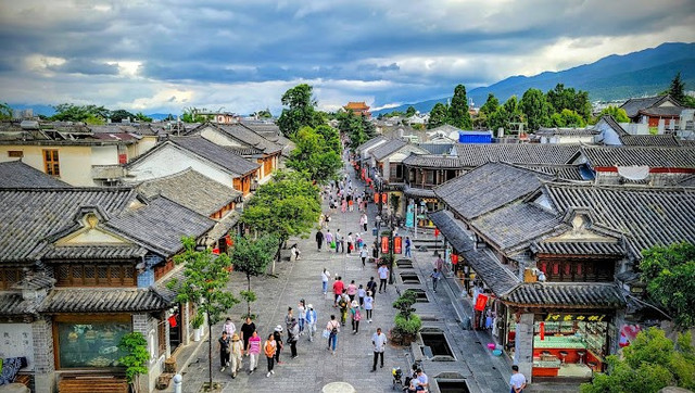Trung Quốc: Giảm giá, vắng khách, phù hợp đi trong tháng 8. Ảnh PYS thanh-co-dai-ly.jpg