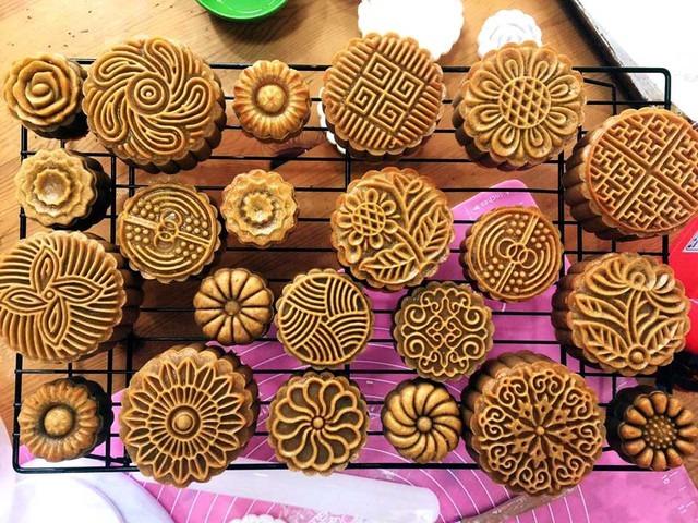 Ảnh Bánh trung thu banh-trung-thu-it-ngot-mini-size-len-ngoi.jpg