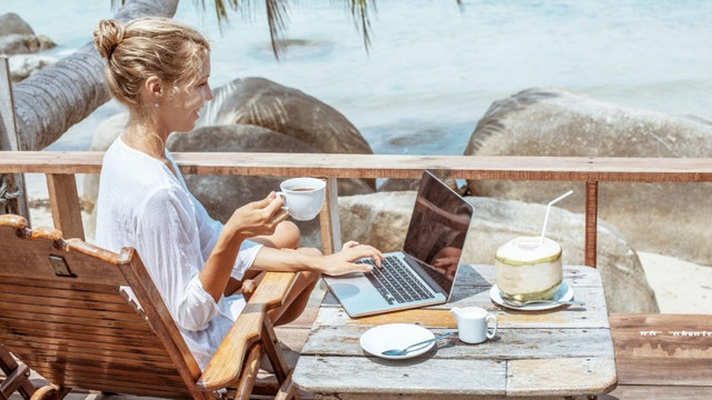 Ảnh minh họa workcation1.jpg