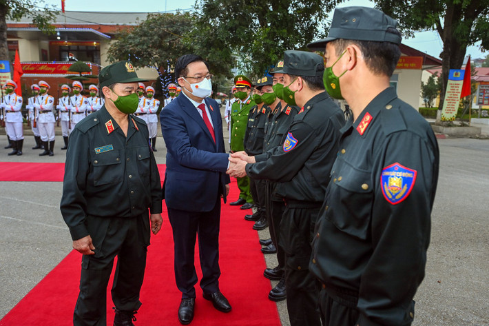Báo cáo với Chủ tịch Quốc hội, thiếu tướng Nguyễn Ngọc Thanh, Phó tư lệnh CSCĐ, cho biết trong năm 2021 lực lượng CSCĐ đã huy động gần 3.000 lượt cán bộ chiến sĩ với hơn 19.000 lượt hỗ trợ 9 đơn vị, địa phương triệt phá 37 chuyên án lớn. “Nhiều đồng chí đã anh dũng hy sinh, để lại nhiều tấm gương sáng”, thiếu tướng Thanh nhấn mạnh.