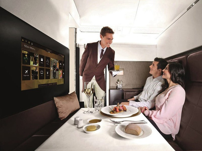 Etihad Airways là hãng hàng không quốc gia của Abu Dhabi, từ lâu đã nổi tiếng với dịch vụ và chất lượng cao cấp. Etihad Airways còn sở hữu Etihad's The Residence, khoang thương gia có giá vé đắt nhất thế giới. Ảnh: Business Insider.