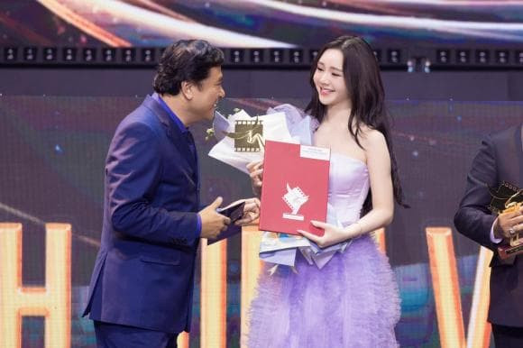 Đổi đời nhờ MV Vợ người ta, Quỳnh Kool thành diễn viên đắt show - Hình 4 Doi doi nho MV Vo nguoi ta, Quynh Kool thanh dien vien dat show-Hinh-4