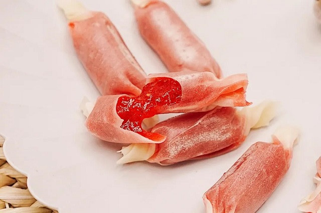 Trổ tài làm món kẹo dâu tây cực đơn giản đãi khách ngày Tết - Hình 10 Tro tai lam mon keo dau tay cuc don gian dai khach ngay Tet-Hinh-10