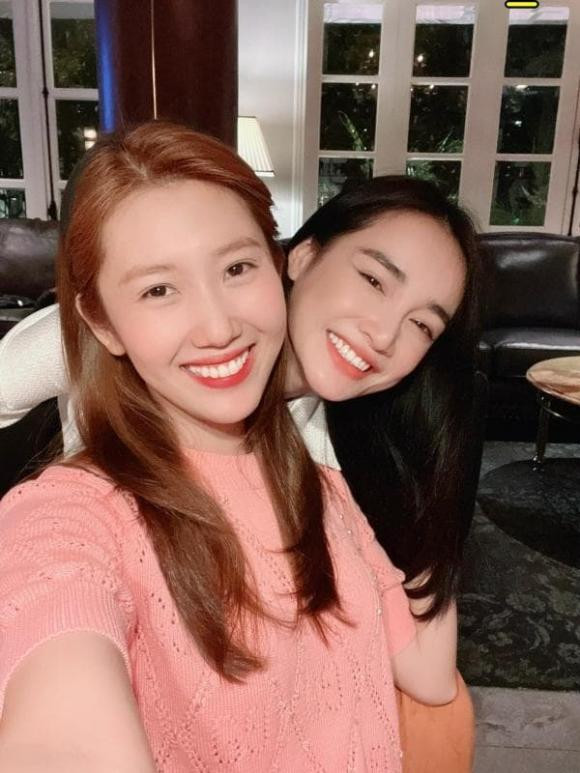 Nhã Phương được khen ngợi về nhan sắc trong livestream mới đây - Hình 3 Nha Phuong duoc khen ngoi ve nhan sac trong livestream moi day-Hinh-3