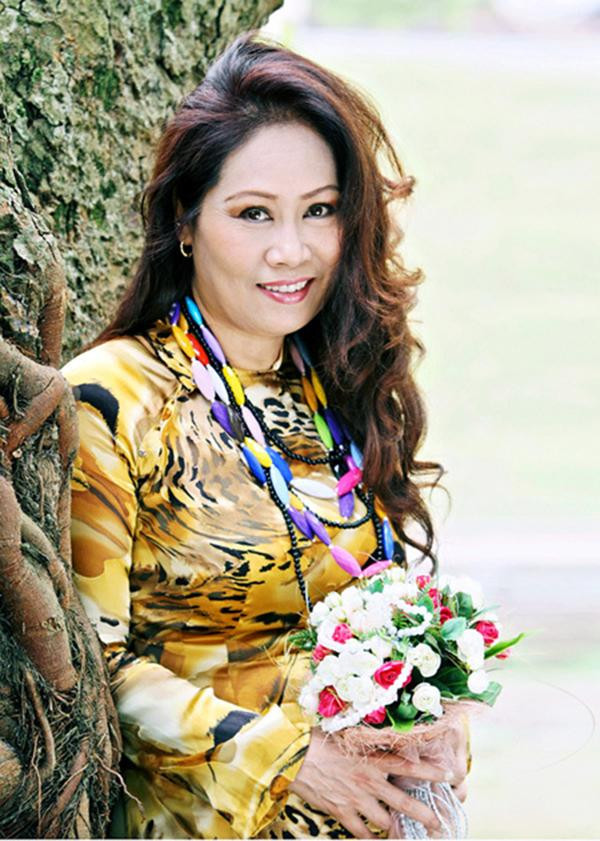 NSƯT Quế Hằng, mỹ nhân Hà thành: Tình yêu đến sau hôn nhân - Hình 2 NSUT Que Hang, my nhan Ha thanh: Tinh yeu den sau hon nhan-Hinh-2