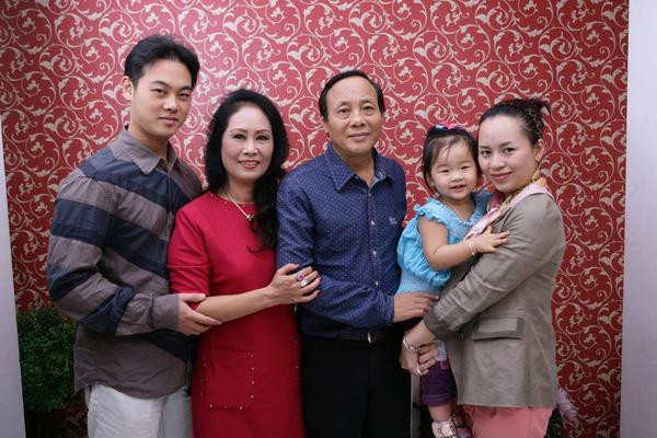 NSƯT Quế Hằng, mỹ nhân Hà thành: Tình yêu đến sau hôn nhân - Hình 4 NSUT Que Hang, my nhan Ha thanh: Tinh yeu den sau hon nhan-Hinh-4