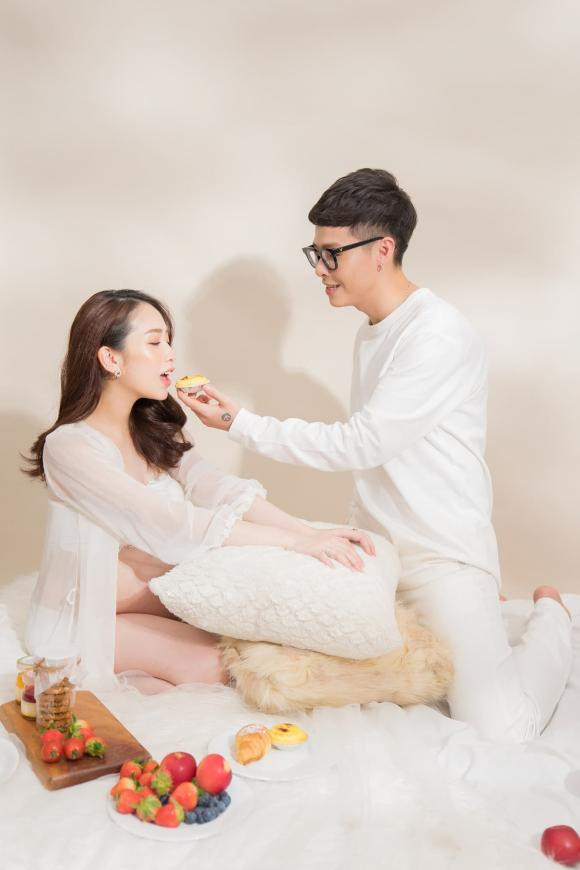 Bụng bầu 'vượt mặt' nhưng con gái Minh Nhựa vẫn chụp hàng chục bộ hình - Hình 5 Bung bau 'vuot mat' nhung con gai Minh Nhua van chup hang chuc bo hinh-Hinh-5