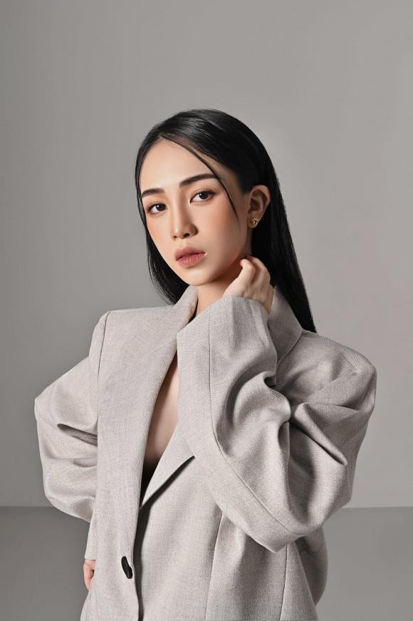 Bụng bầu 'vượt mặt' nhưng con gái Minh Nhựa vẫn chụp hàng chục bộ hình - Hình 10 Bung bau 'vuot mat' nhung con gai Minh Nhua van chup hang chuc bo hinh-Hinh-10