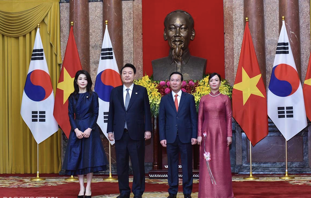 Chủ tịch nước Võ Văn Thưởng chủ trì lễ đón Tổng thống Hàn Quốc Yoon Suk Yeol - Hình 6 Chu tich nuoc Vo Van Thuong chu tri le don Tong thong Han Quoc Yoon Suk Yeol-Hinh-6