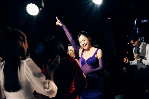 Gái ba con Phạm Quỳnh Anh tung loạt ảnh lên đồ hở bạo - Hình 10 Gai ba con Pham Quynh Anh tung loat anh len do ho bao-Hinh-10