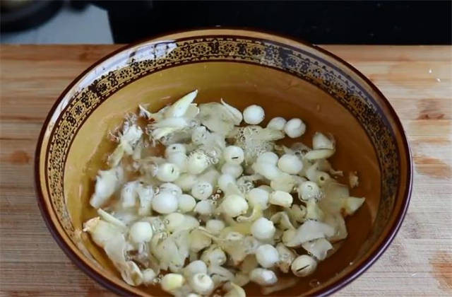 Món canh đại bổ giúp thanh nhiệt, giải độc cho mọi lứa tuổi - Hình 3 Mon canh dai bo giup thanh nhiet, giai doc cho moi lua tuoi-Hinh-3