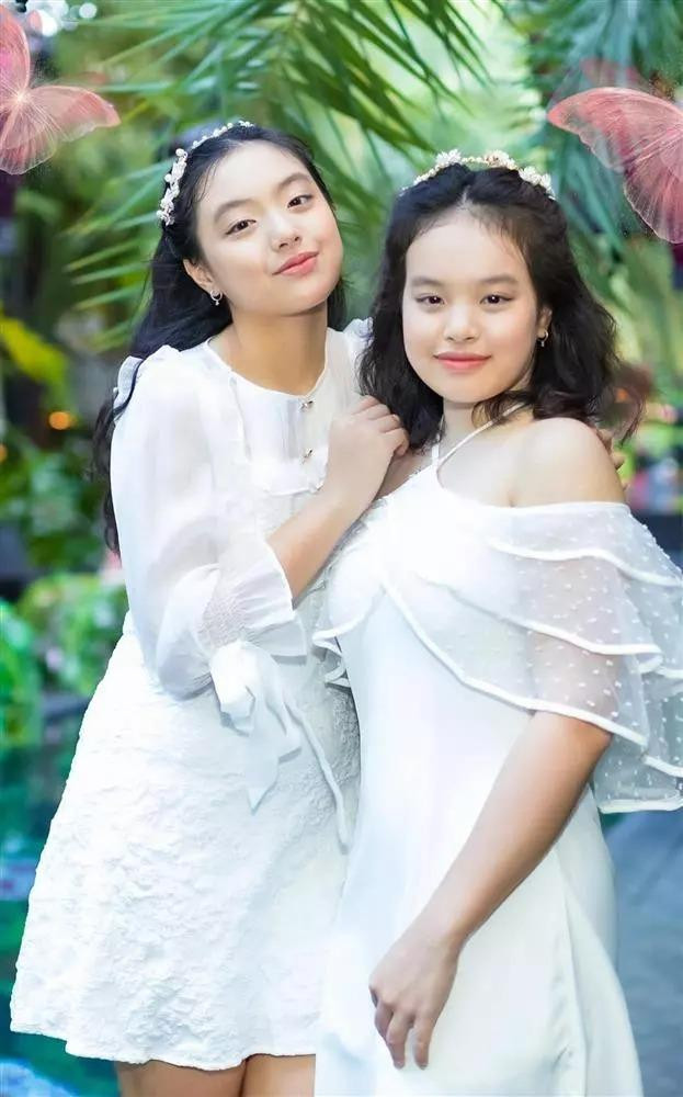 Cùng chiêm ngưỡng chiếc váy Thúy Hạnh dành 5 tiếng làm cho con gái - Hình 7 Cung chiem nguong chiec vay Thuy Hanh danh 5 tieng lam cho con gai-Hinh-7