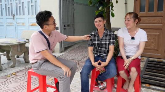 Đám cưới độc lạ nhất Việt Nam: Chú rể mang bầu 3 tháng - Hình 4 Dam cuoi doc la nhat Viet Nam: Chu re mang bau 3 thang-Hinh-4
