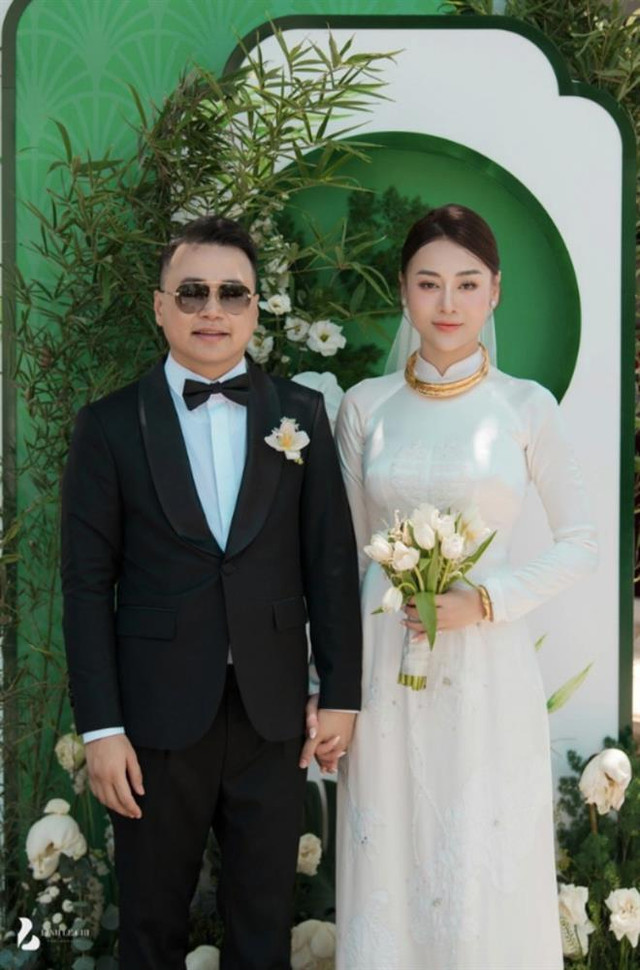 Hậu trường ảnh cưới, nhẫn kim cương "size khủng" của Phương Oanh gây chú ý - Hình 3 Hau truong anh cuoi, nhan kim cuong