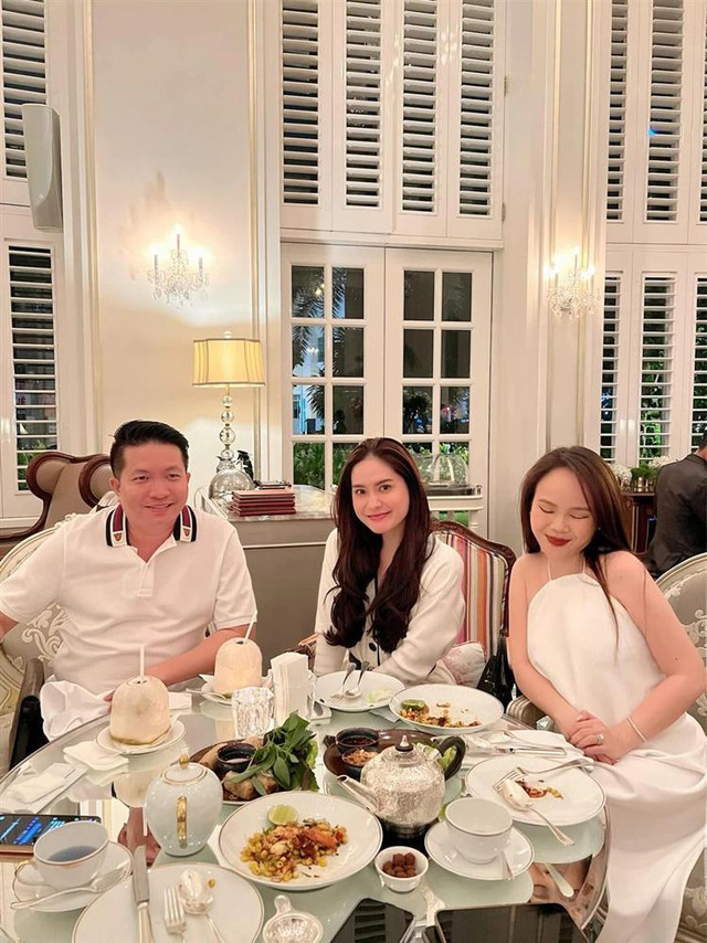 Ngọc Trinh bị nghi bán nhẫn 4 tỷ kém chất lượng chỉ là 'cú nổ' dàn dựng - Hình 4 Ngoc Trinh bi nghi ban nhan 4 ty kem chat luong chi la 'cu no' dan dung-Hinh-4