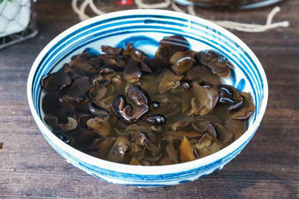 5 thực phẩm chế biến không đúng cách có thể sinh ra độc tố - Hình 2 5 thuc pham che bien khong dung cach co the sinh ra doc to-Hinh-2