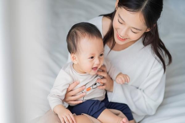 Buồn vì bố mẹ chồng ít tới thăm, nào ngờ ông bà làm điều này Buon vi bo me chong it toi tham, nao ngo ong ba lam dieu nay