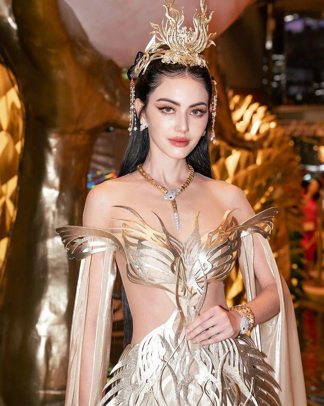 Quốc bảo sắc đẹp Thái Lan Mai Davika hóa thân thành nữ thần - Hình 3 Quoc bao sac dep Thai Lan Mai Davika hoa than thanh nu than-Hinh-3