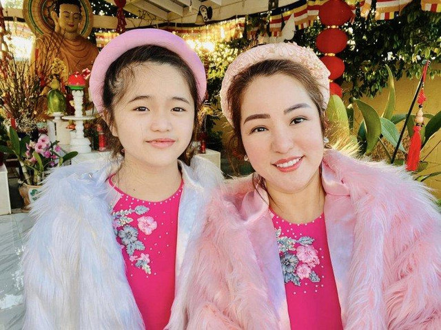 Danh hài Thúy Nga: Nhan sắc trẻ trung, bình yên sau sóng gió - Hình 8 Danh hai Thuy Nga: Nhan sac tre trung, binh yen sau song gio-Hinh-8