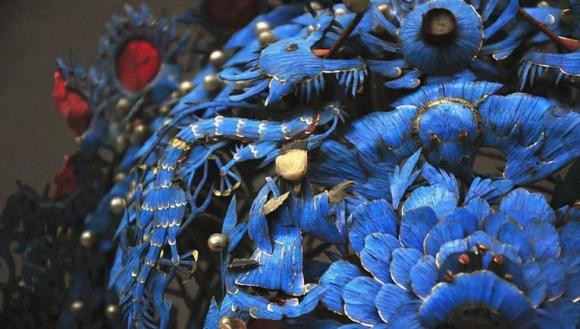 Sự thật nhuốm máu đằng sau vẻ đẹp xa hoa - Hình 6 Su that nhuom mau dang sau ve dep xa hoa-Hinh-6