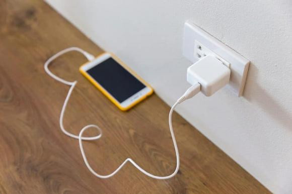 Đừng bao giờ để điện thoại ở 8 nơi này nếu bạn không muốn sức khỏe giảm sút - Hình 4 Dung bao gio de dien thoai o 8 noi nay neu ban khong muon suc khoe giam sut-Hinh-4