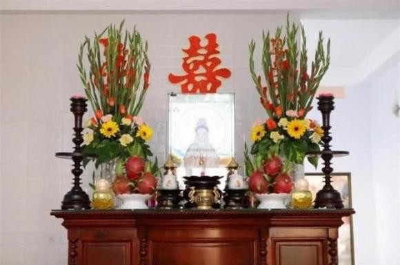 9 loại hoa tuyệt đối không đặt trên ban thờ ngày Tết - Hình 2 9 loai hoa tuyet doi khong dat tren ban tho ngay Tet-Hinh-2