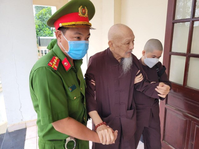 Vụ ‘Tịnh thất Bồng Lai': Bị cáo Lê Tùng Vân phủ nhận vai trò tổ chức Vu ‘Tinh that Bong Lai': Bi cao Le Tung Van phu nhan vai tro to chuc