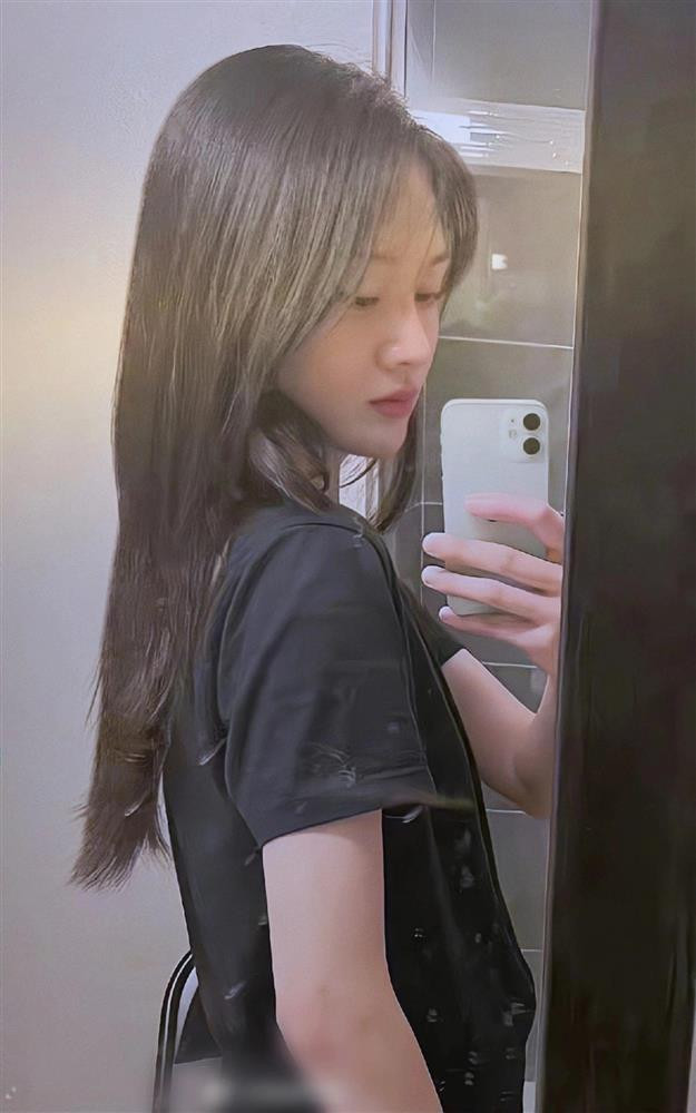 Trịnh Sảng lần đầu lộ diện sau khi bị đuổi khỏi showbiz Trinh Sang lan dau lo dien sau khi bi duoi khoi showbiz