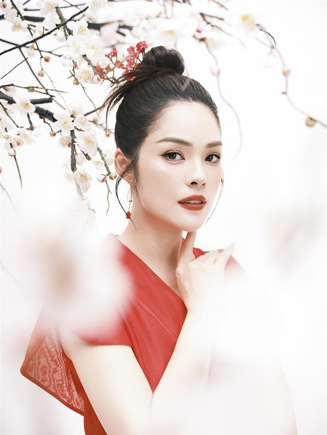 Dương Cẩm Lynh: "Tôi hãnh diện vì không bị lệ thuộc vào ai" Duong Cam Lynh: