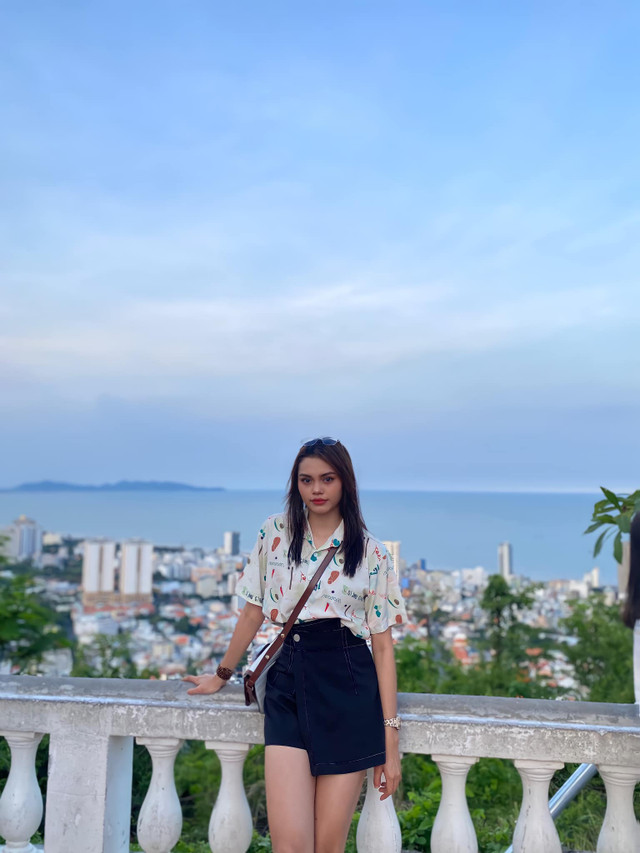 Cô gái Chăm gây chú ý vì vẻ đẹp lạ với gương mặt “sắc như dao cau“ - Hình 7 Co gai Cham gay chu y vi ve dep la voi guong mat “sac nhu dao cau“-Hinh-7