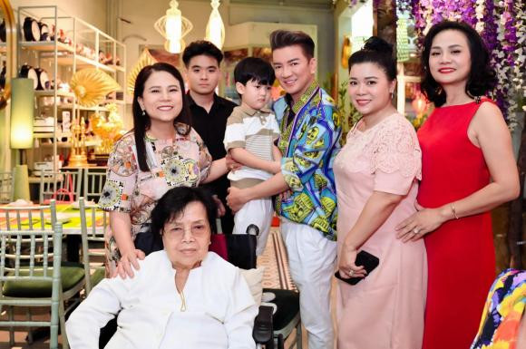 Mừng sinh nhật mẹ, Đàm Vĩnh Hưng nói một câu hiểu rõ mối quan hệ - Hình 7 Mung sinh nhat me, Dam Vinh Hung noi mot cau hieu ro moi quan he-Hinh-7