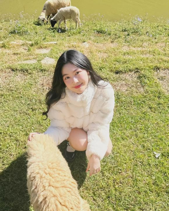 Bật mí về chuyện tình cảm, con gái Quyền Linh khiến CĐM dậy sóng - Hình 3 Bat mi ve chuyen tinh cam, con gai Quyen Linh khien CDM day song-Hinh-3