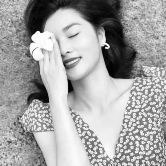 Bất ngờ cuộc sống hiện tại của Hoa hậu Việt duy nhất trả vương miện - Hình 8 Bat ngo cuoc song hien tai cua Hoa hau Viet duy nhat tra vuong mien-Hinh-8