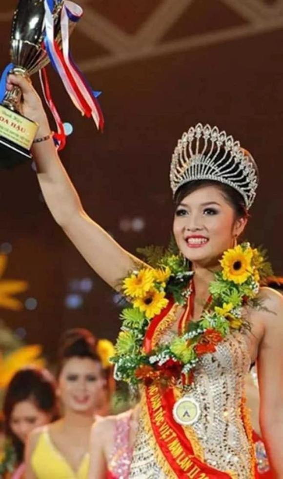 Bất ngờ cuộc sống hiện tại của Hoa hậu Việt duy nhất trả vương miện Bat ngo cuoc song hien tai cua Hoa hau Viet duy nhat tra vuong mien