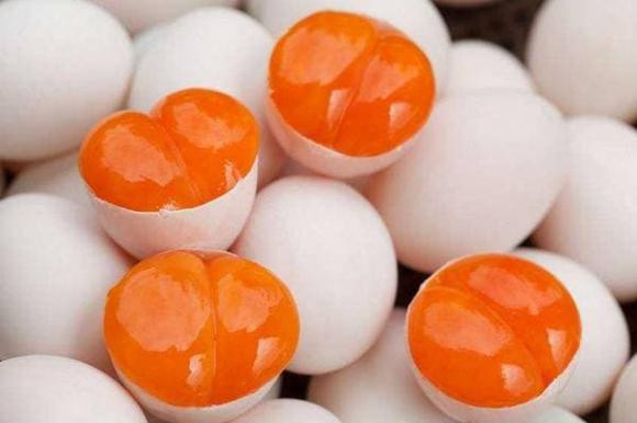 Ăn quá nhiều lòng đỏ trứng có thực sự gây ra dư thừa cholesterol? - Hình 5 An qua nhieu long do trung co thuc su gay ra du thua cholesterol?-Hinh-5