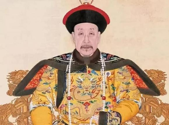 Cải trang vi hành đi xem bói, Càn Long được thầy tướng số phán thọ Cai trang vi hanh di xem boi, Can Long duoc thay tuong so phan tho