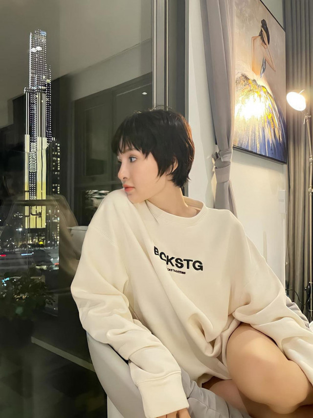 Hiền Hồ tậu siêu xe hơn 13 tỷ đồng, hé lộ khối tài sản đáng ngưỡng mộ ở tuổi 24 - Hình 4 Hien Ho tau sieu xe hon 13 ty dong, he lo khoi tai san dang nguong mo o tuoi 24-Hinh-4