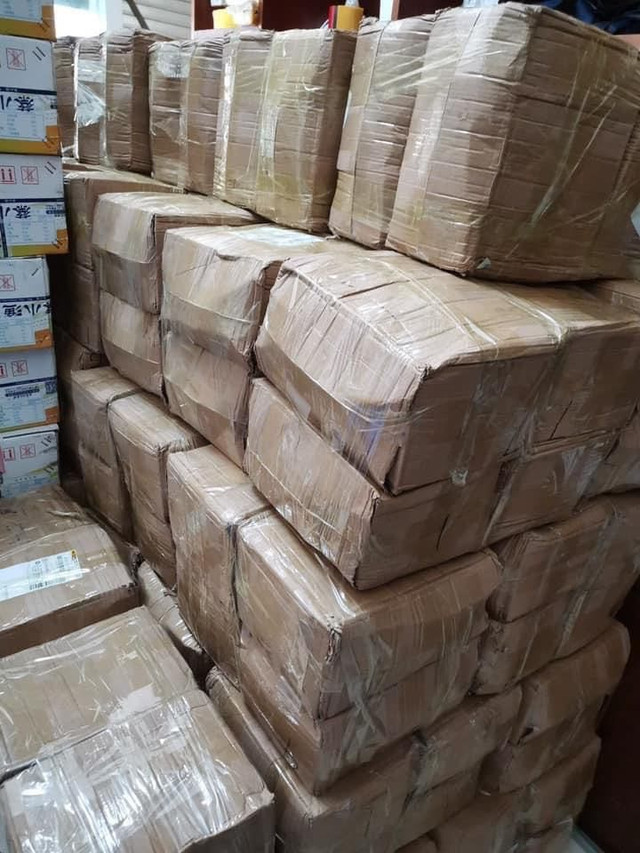 Bánh trung thu 2.000 đồng/chiếc, kho hàng chục tấn toàn in chữ Tàu - Hình 2 Banh trung thu 2.000 dong/chiec, kho hang chuc tan toan in chu Tau-Hinh-2