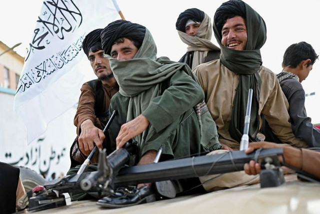 Mỹ bỏ lại gần chục tỷ USD khí tài khi rút khỏi Afghanistan My bo lai gan chuc ty USD khi tai khi rut khoi Afghanistan