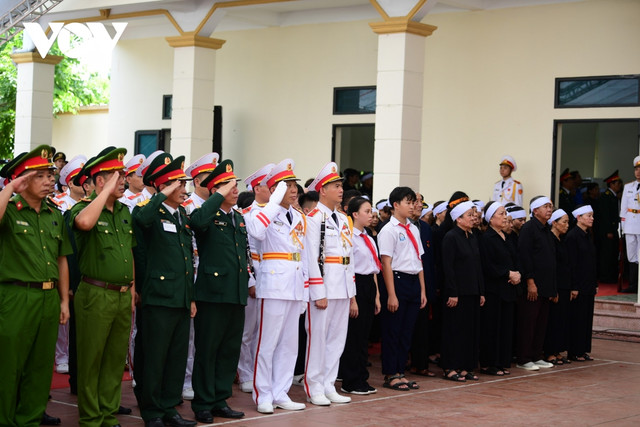 Tổng Bí thư Nguyễn Phú Trọng về với đất mẹ - Hình 41 Tong Bi thu Nguyen Phu Trong ve voi dat me-Hinh-41