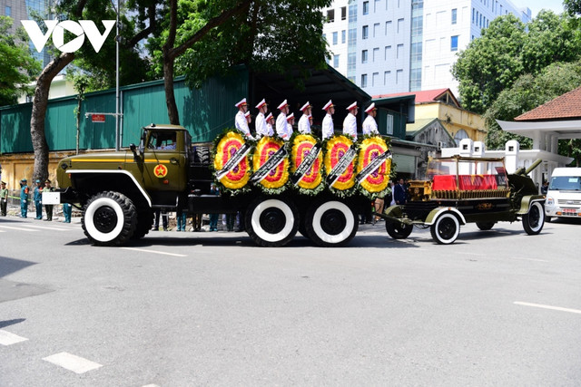 Tổng Bí thư Nguyễn Phú Trọng về với đất mẹ - Hình 23 Tong Bi thu Nguyen Phu Trong ve voi dat me-Hinh-23