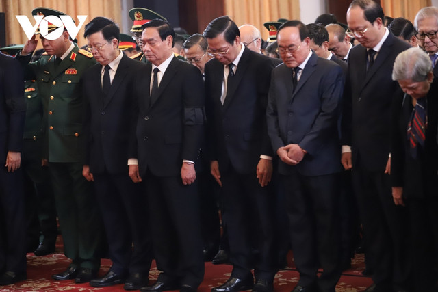 Tổng Bí thư Nguyễn Phú Trọng về với đất mẹ - Hình 35 Tong Bi thu Nguyen Phu Trong ve voi dat me-Hinh-35