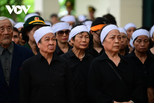Tổng Bí thư Nguyễn Phú Trọng về với đất mẹ - Hình 40 Tong Bi thu Nguyen Phu Trong ve voi dat me-Hinh-40