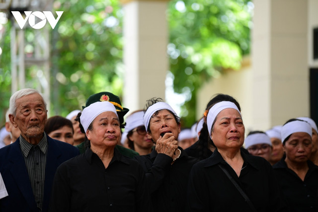 Tổng Bí thư Nguyễn Phú Trọng về với đất mẹ - Hình 39 Tong Bi thu Nguyen Phu Trong ve voi dat me-Hinh-39