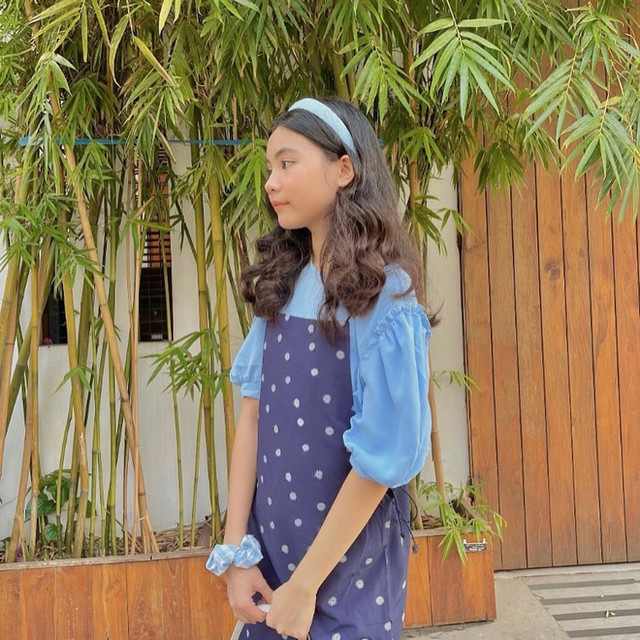 Con út nhà MC Quyền Linh tung ảnh năm mới cực xinh - Hình 7 Con ut nha MC Quyen Linh tung anh nam moi cuc xinh-Hinh-7