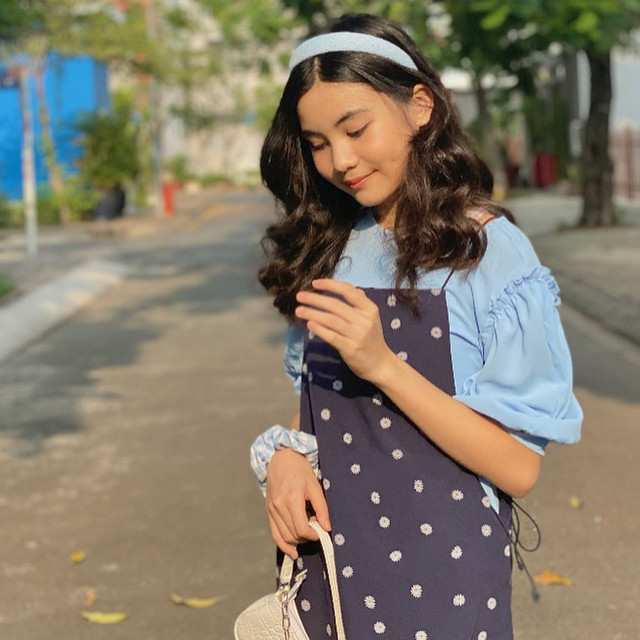 Con út nhà MC Quyền Linh tung ảnh năm mới cực xinh - Hình 6 Con ut nha MC Quyen Linh tung anh nam moi cuc xinh-Hinh-6