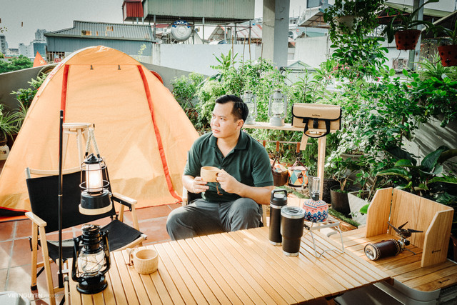 Bố Hà Nội dựng lều, 'xây' bể bơi làm tour du lịch “nóc nhà” cho con - Hình 3 Bo Ha Noi dung leu, 'xay' be boi lam tour du lich “noc nha” cho con-Hinh-3