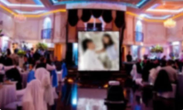 Điều xuất hiện trên màn hình chiếu giữa hôn lễ... cô dâu chú rể chết lặng Dieu xuat hien tren man hinh chieu giua hon le... co dau chu re chet lang