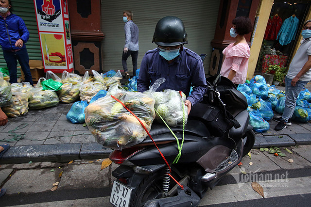 Bán 10 tấn rau/ngày, người đàn ông tiết lộ ‘món lãi’ chưa từng có - Hình 2 Ban 10 tan rau/ngay, nguoi dan ong tiet lo ‘mon lai’ chua tung co-Hinh-2