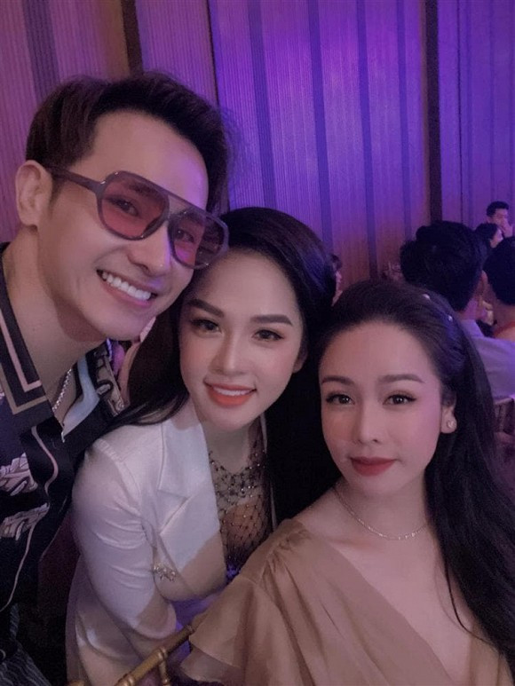 Nhật Kim Anh bất ngờ tìm được chị em song sinh khi dự đám cưới nhạc sĩ Khánh Đơn? - Hình 6 Nhat Kim Anh bat ngo tim duoc chi em song sinh khi du dam cuoi nhac si Khanh Don?-Hinh-6